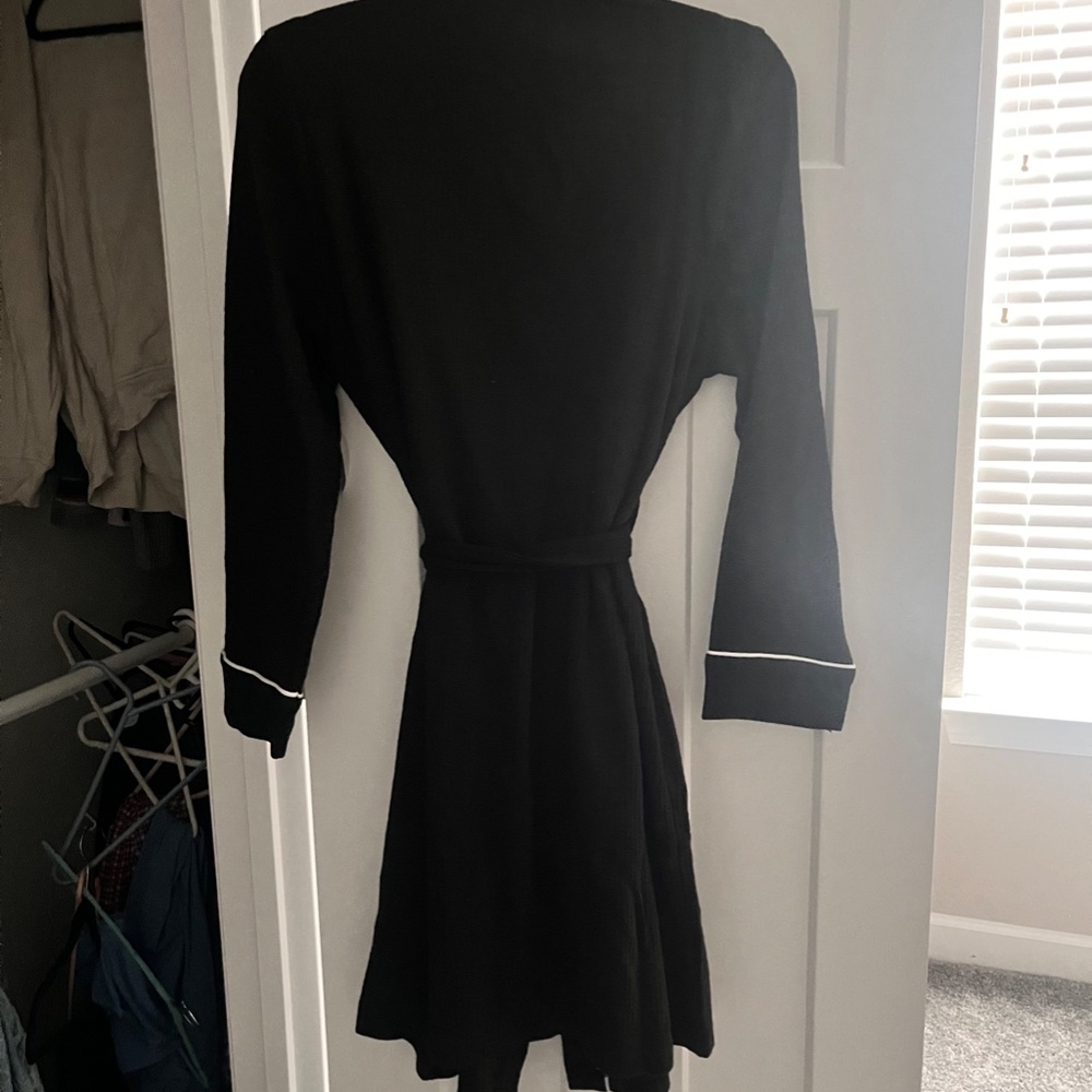 Black Robe - Picture 3 of 4